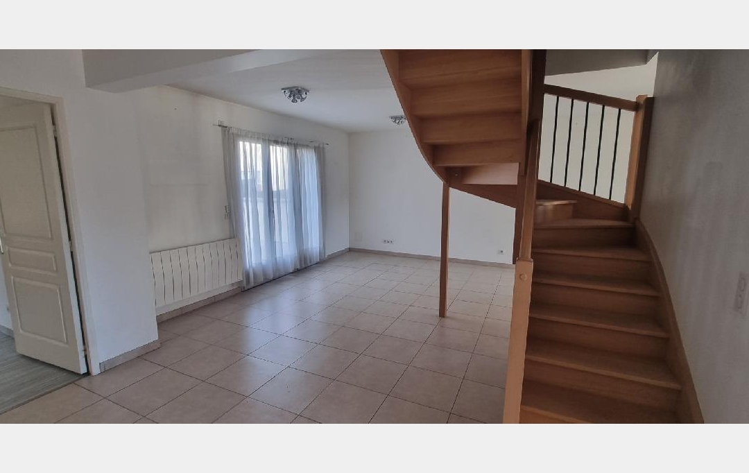 Annonces PROVINS : House | PONT-SUR-YONNE (89140) | 115 m2 | 900 € 