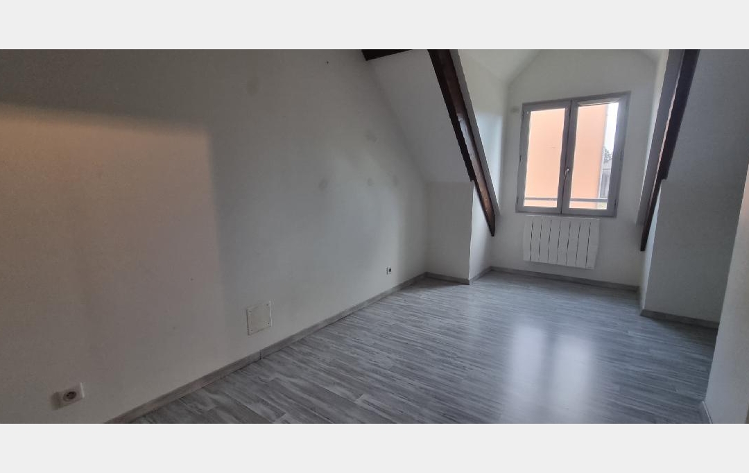 Annonces PROVINS : House | PONT-SUR-YONNE (89140) | 115 m2 | 900 € 